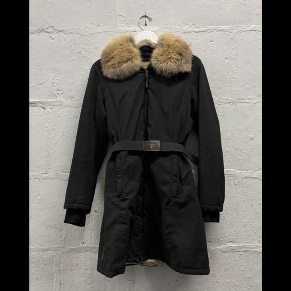 PRADA BLACK GORE-TEX BODY FOX FUR COLLAR WITH LOGO BELT COAT